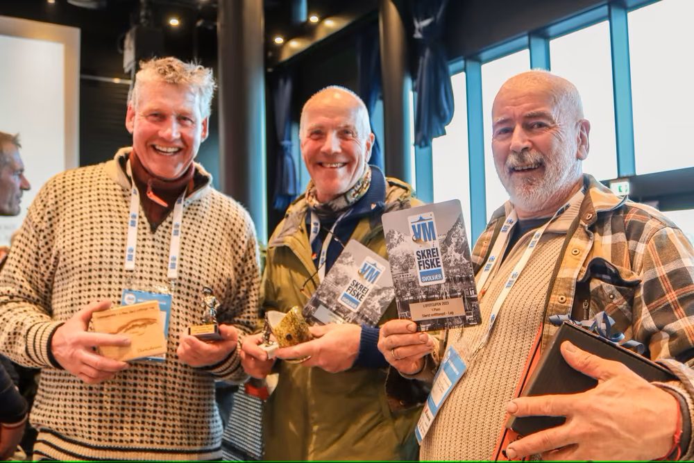 Laget Docfish vant klassen for mest snittvekt fordelt på lag. Fra venstre: Kjell Kristofferstuen, Alf Peter Kahrs og Geir Strandenes Foto: Dina Svendal Kleiven