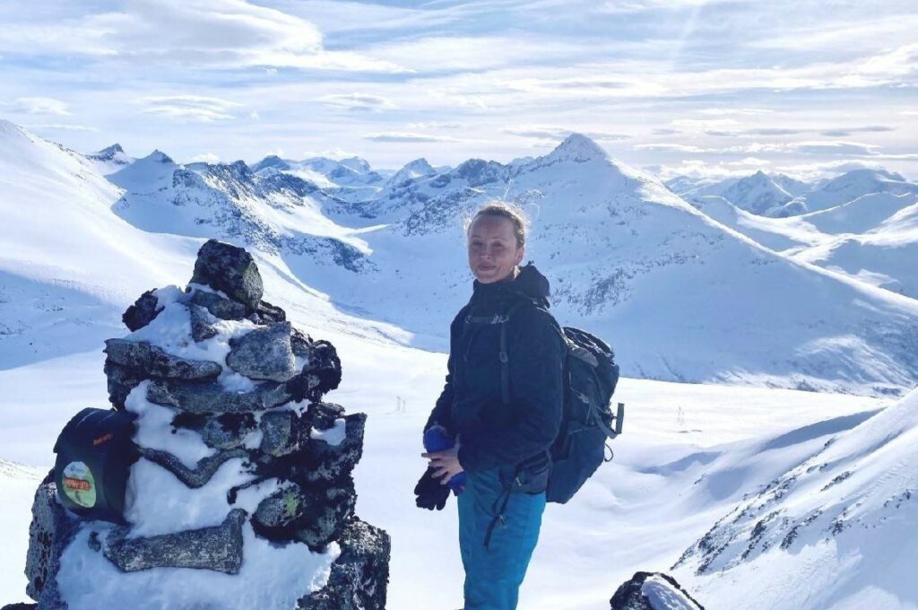 Siri er klar for ny jobb som kommunedirektør i Moskenes kommune. Hun er glad i natur, og nevner den vakre naturen i Lofoten som en av grunnene til at hun ville nordover.