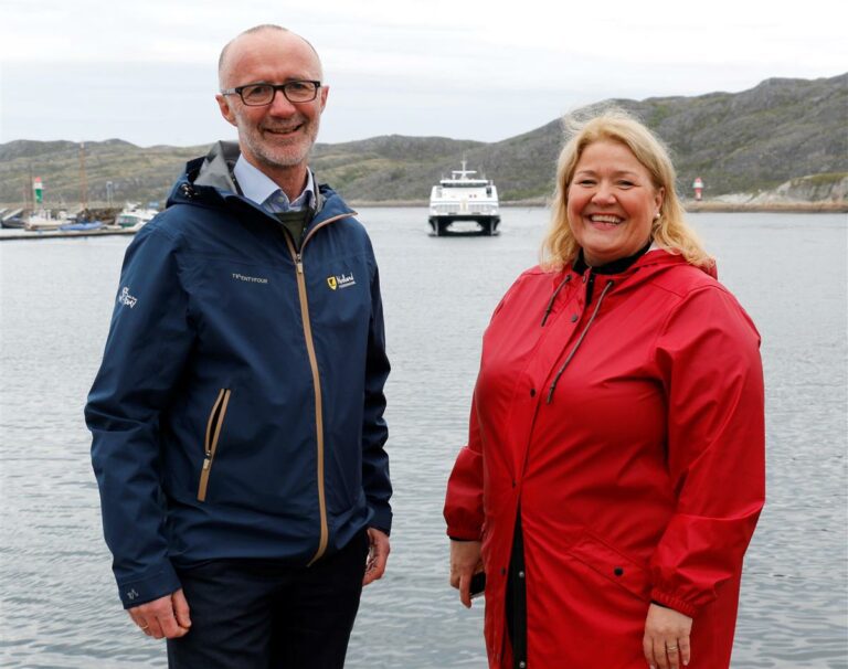 Fylkesrådsleder Elin Dahlseng Eide og nestleder i fylkesrådet Svein Øien Eggesvik. Foto: Trond-Erlend Willassen