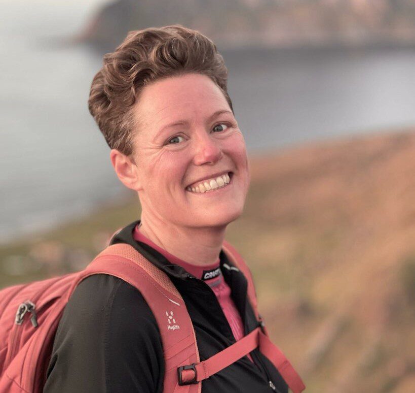 Karin Schön er helsecoach og yogainstruktør. I år skal hun ha yoga under årets Ballstaddagan. Foto: Privat.