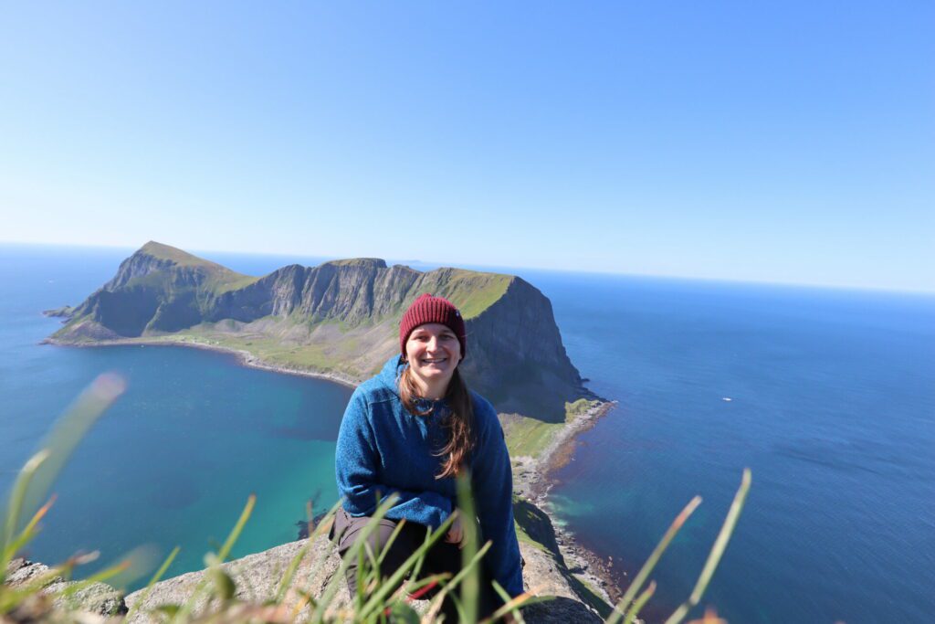 Rebekka Leiss på Værøy. Foto: Rebekka Leiss.