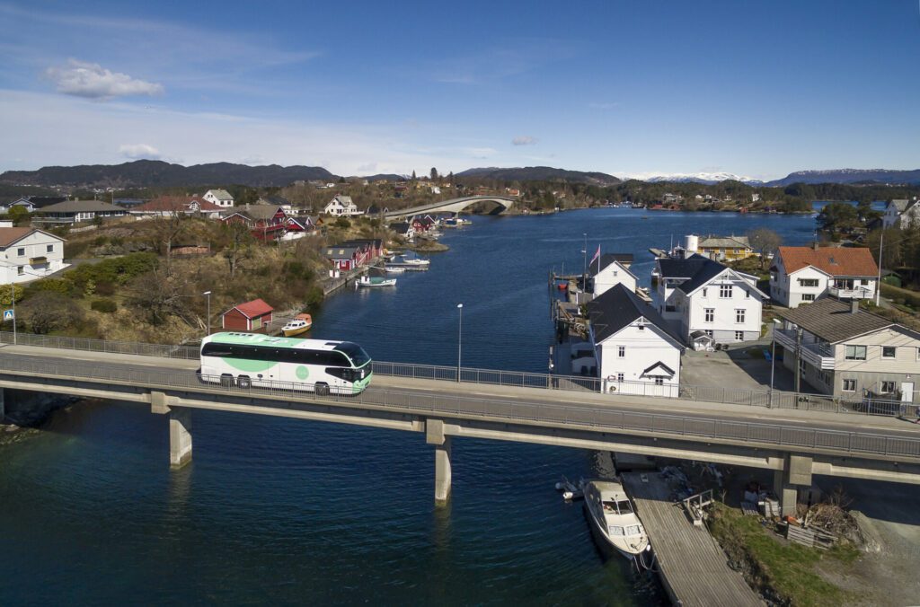 Tide turbuss på bro Lepsøy. Illustrasjonsfoto: Tide / Pressefoto