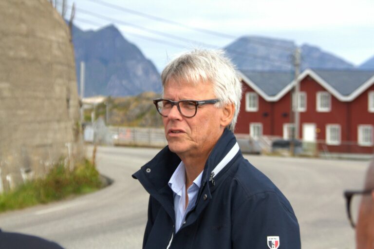 Kenneth Grav, Vestvågøy Ap. I forbindelse med valgkampturne/sak om gang- og sykkelvei på Stamsund. Foto: Eirik Husøy