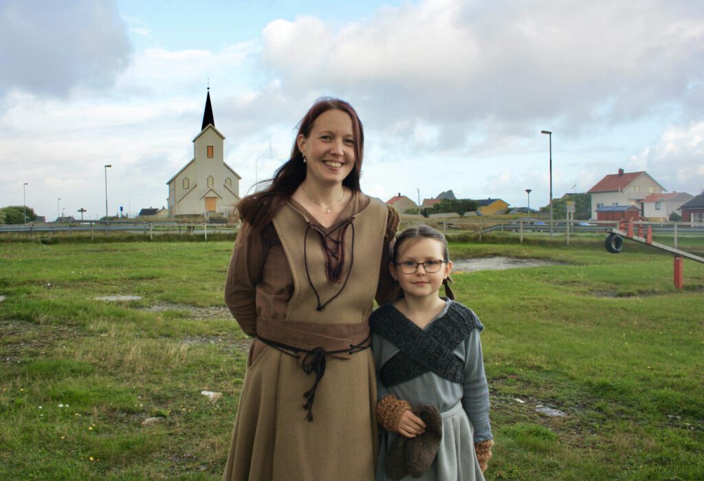 Kine Elisabeth Jensen og Anne Skog (9) er klare for Querinioperaen i Venezia.